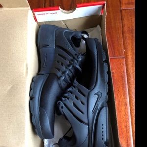 Black Nike prestos. SOLD ALREADY!!